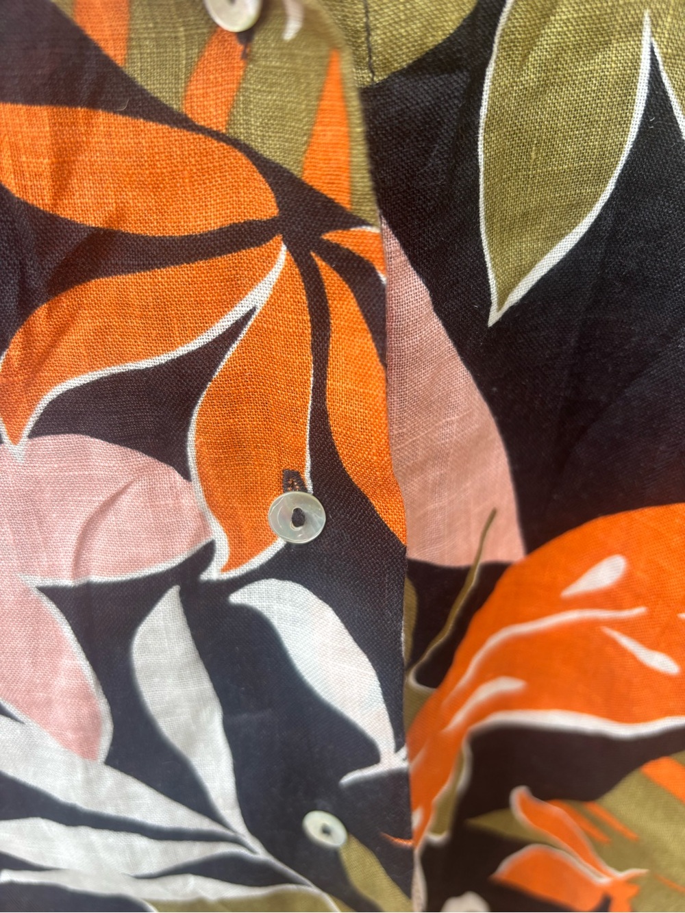 C&C California Linen Women's Top - Picture 2 of 4